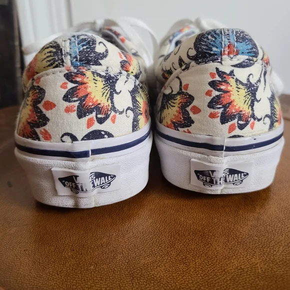 Van's Floral Lace Up Size 5.5 - Picture 6 of 10